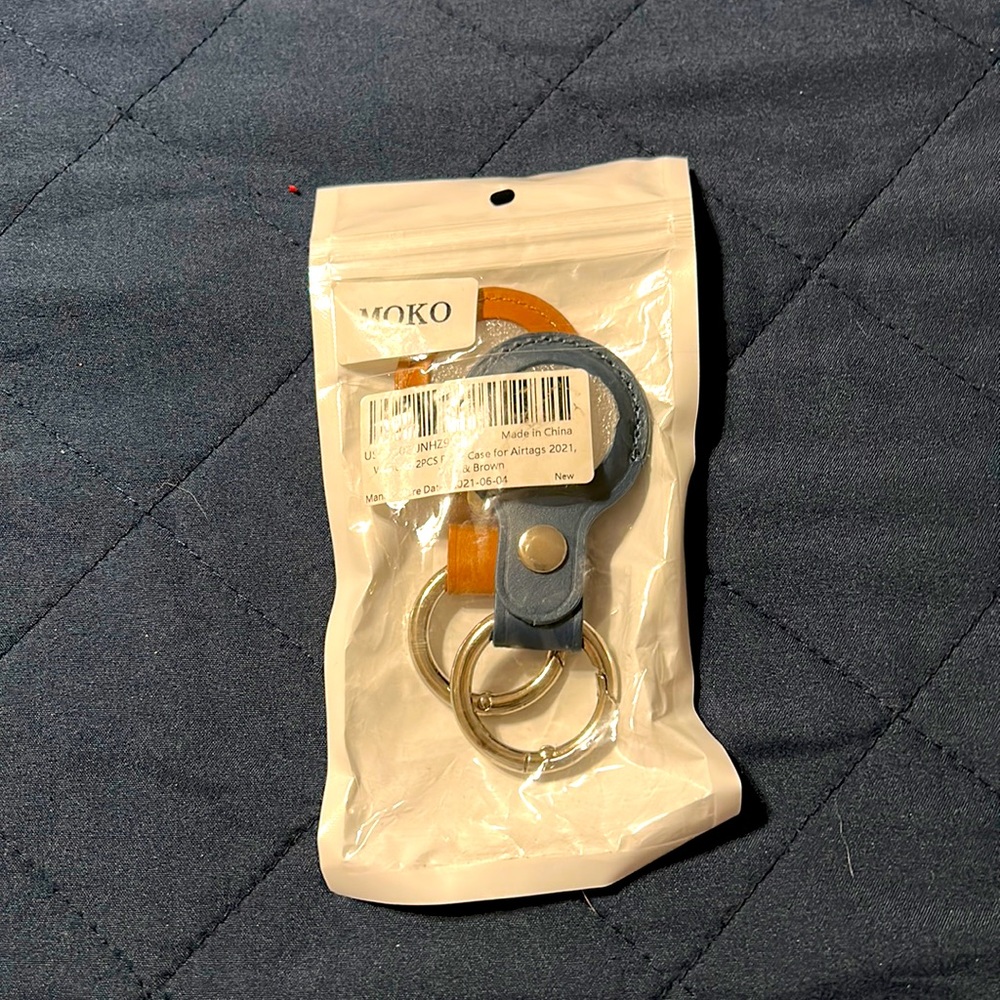 NWT Apple Air Tag Key Ring - 2 pack